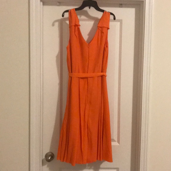 Pretty Dress - Picture 2 of 4